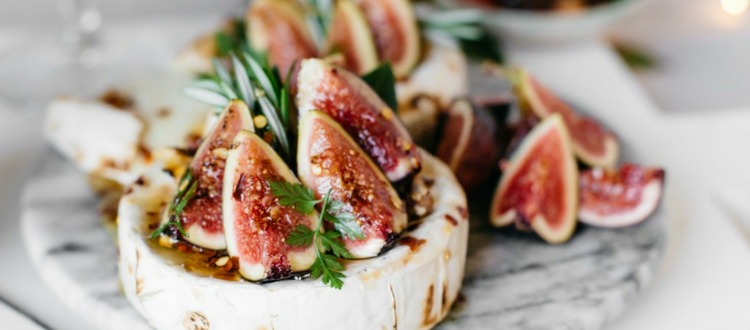 Tea and cheese pairing - baked brie with figs, walnuts, and chilli honey