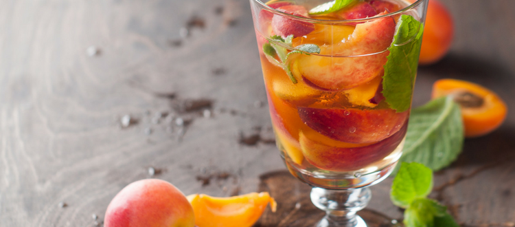 Tea cocktails - Spring Peach Tea Punch